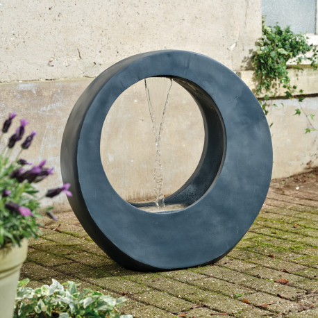 Fontaine moderne cercle H72cm en polyrésine avec éclairage LED et pompe - Coloris anthracite - Lumineo